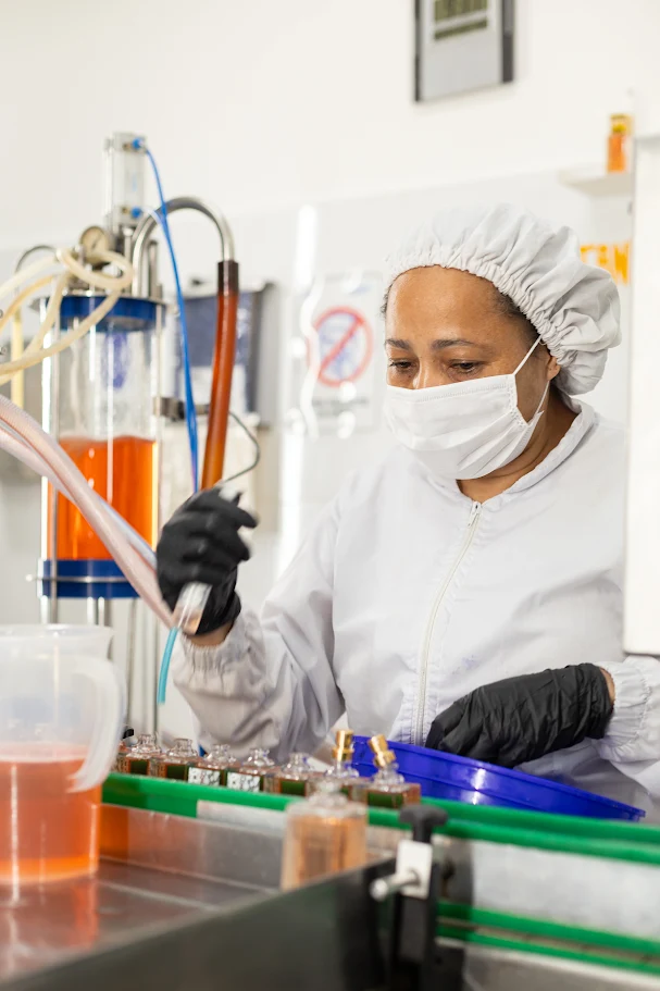 Área de microbiología de Tecser Laboratorios
